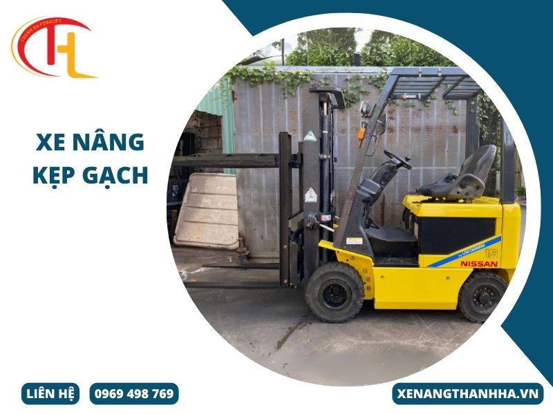 xe nâng kẹp gạch