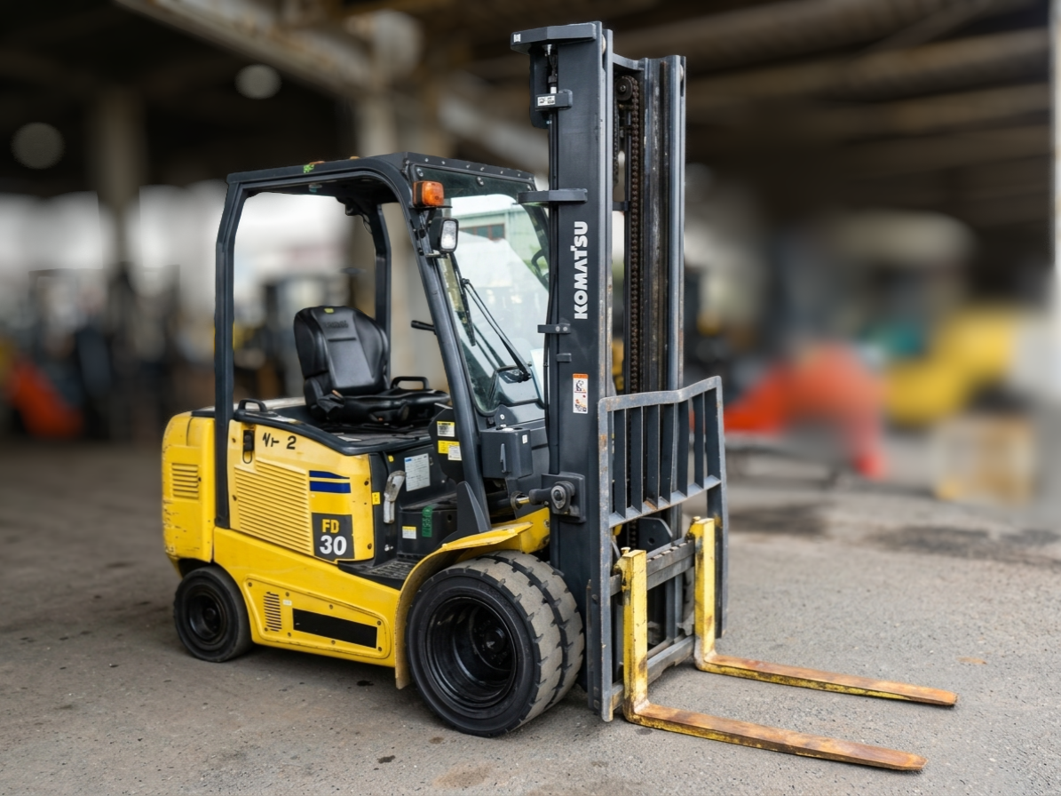 Xe nâng điện KOMAT'SU FE30-1