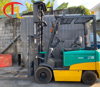 XE NÂNG ĐIỆN NGỒI LÁI KOMATSU 2,5 TẤN KHUNG 6M