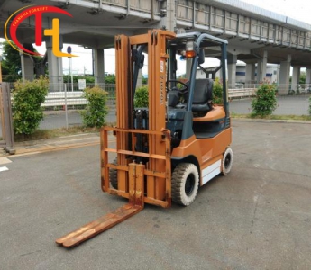 XE NÂNG ĐIỆN TOYOTA 1,5 TẤN NGỒI LÁI NHẬP BÃI