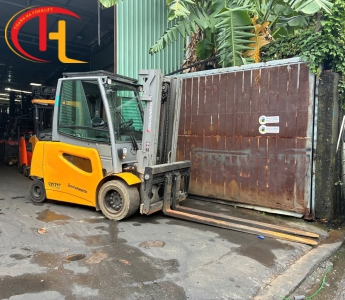 XE NÂNG ĐIỆN JUNGHEINRICH EFG 545s 4.5 TẤN ĐỜI 2019