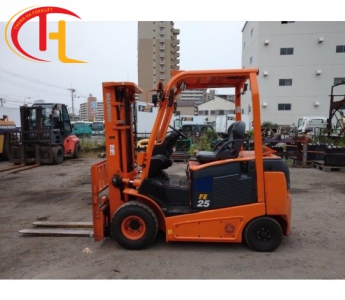 XE NÂNG ĐIỆN KOMATSU 2,5 TẤN FE25-1