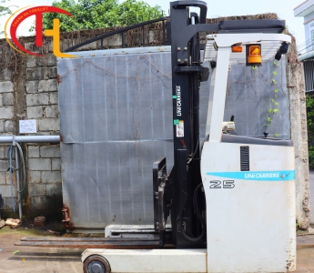 XE NÂNG ĐIỆN ĐỨNG LÁI UNICARRIERS 2,5 TẤN