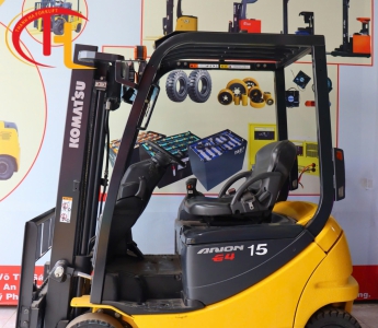 Xe nâng điện Komatsu FB15-12