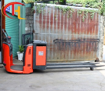 Xe nâng tầm thấp Linde