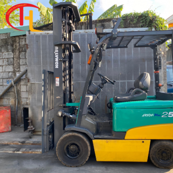 XE NÂNG ĐIỆN NGỒI LÁI KOMATSU 2,5 TẤN KHUNG 6M