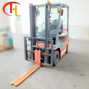 XE NÂNG ĐIỆN TẢI TRỌNG 1.0 TẤN TOYOTA HÀNG BÃI