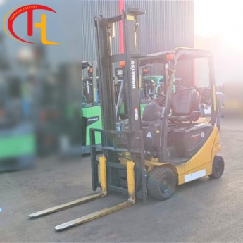 Xe nâng điện ngồi lái 1,5 tấn KOMATSU FB15-12