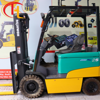 XE NÂNG ĐIỆN 2,5 TẤN KOMATSU NGỒI LÁI