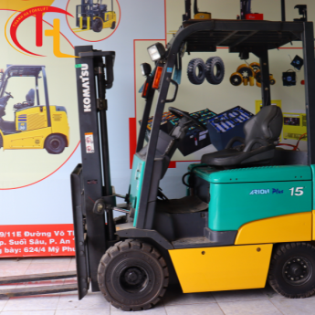 XE NÂNG ĐIỆN  1,5 TẤN KOMATSU 