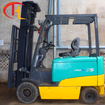 XE NÂNG ĐIỆN NGỒI LÁI 2,5 TẤN KOMATSU