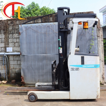 XE NÂNG ĐIỆN ĐỨNG LÁI UNICARRIERS 2,5 TẤN