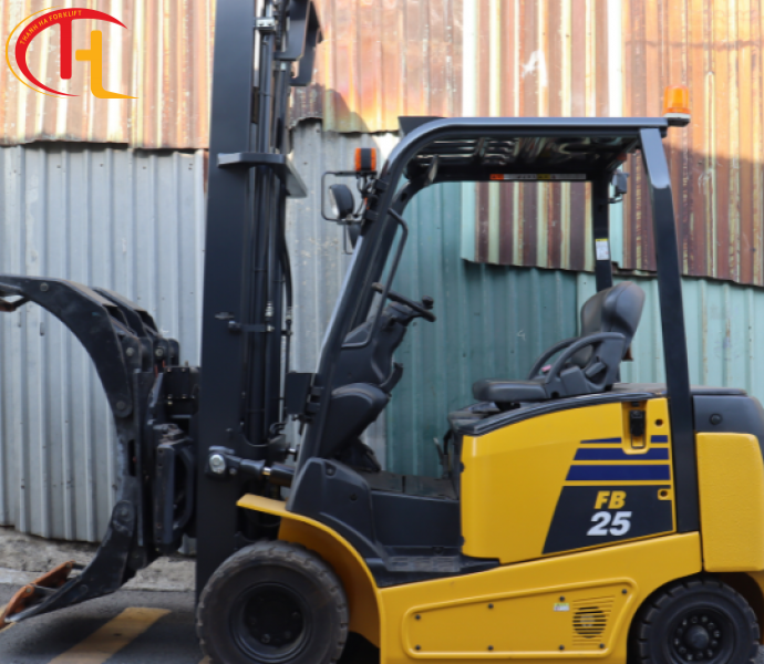 XE NÂNG ĐIỆN KẸP GIẤY KOMATSU 2,5 TẤN