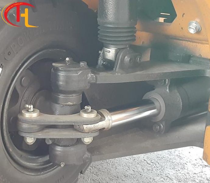 XE NÂNG ĐIỆN NGỒI LÁI TOYOTA 1,5 TẤN