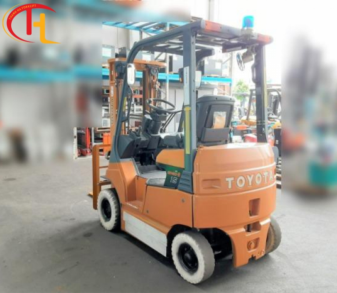 XE NÂNG ĐIỆN TOYOTA 1,5 TẤN NGỒI LÁI