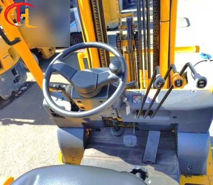 Xe Nâng Điện UNICARRIERS 1,5 tấn 