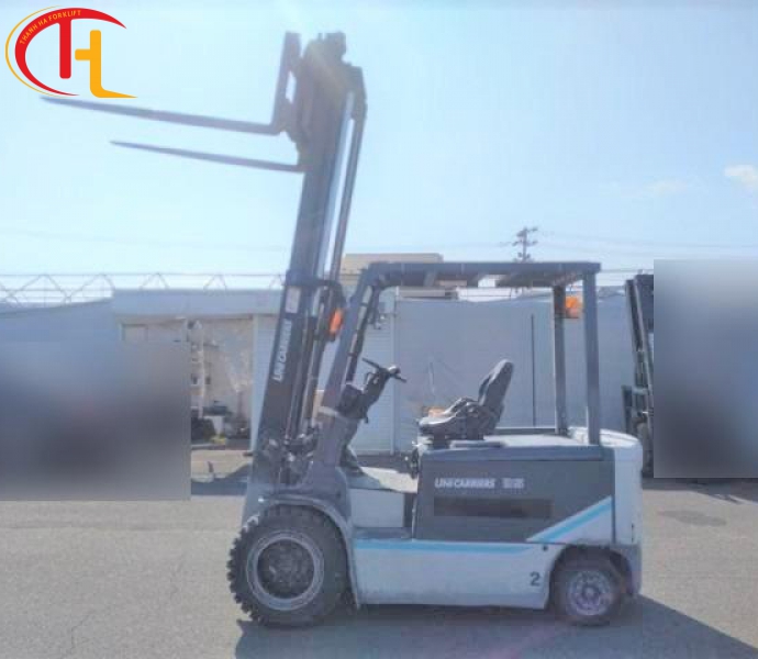 Xe nâng điện ngồi lái  2,7 tấn UNICARRIERS  FB35-8S