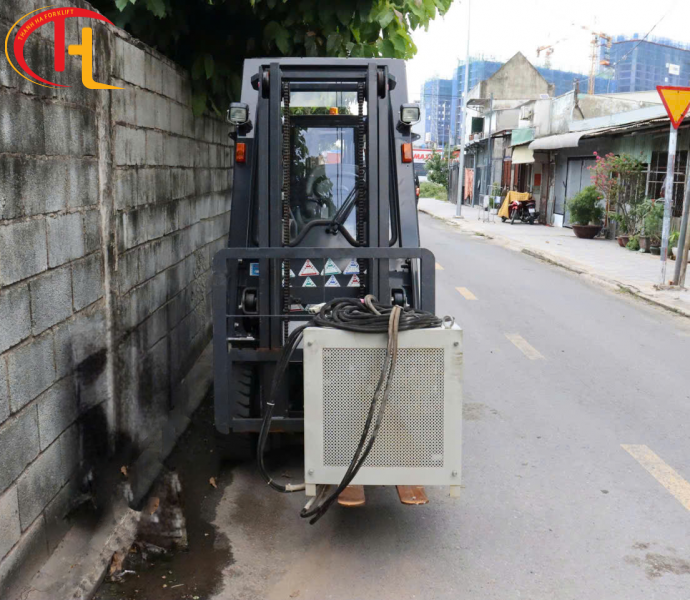 CẬP BẾN XE NÂNG ĐIỆN NISSAN 1.5 TẤN 