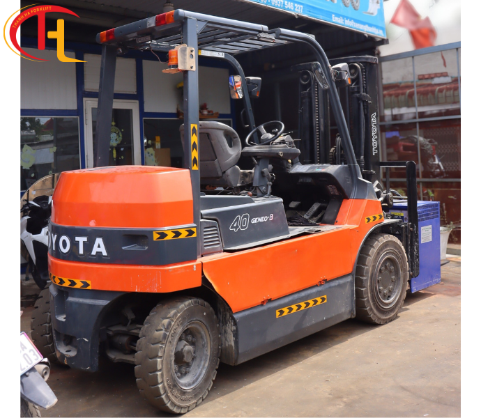 XE NÂNG ĐIỆN TOYOTA 4 TẤN