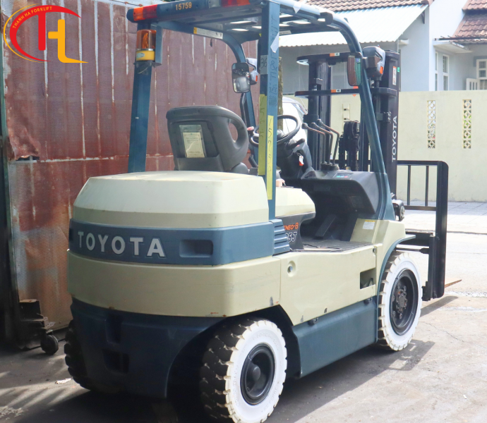 Xe nâng TOYOTA 7FBJ35 - 3,5 tấn