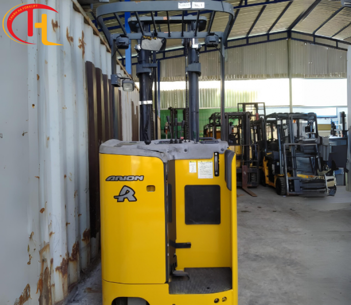 XE NÂNG ĐIỆN ĐỨNG LÁI 1,5 TẤN KOMATSU