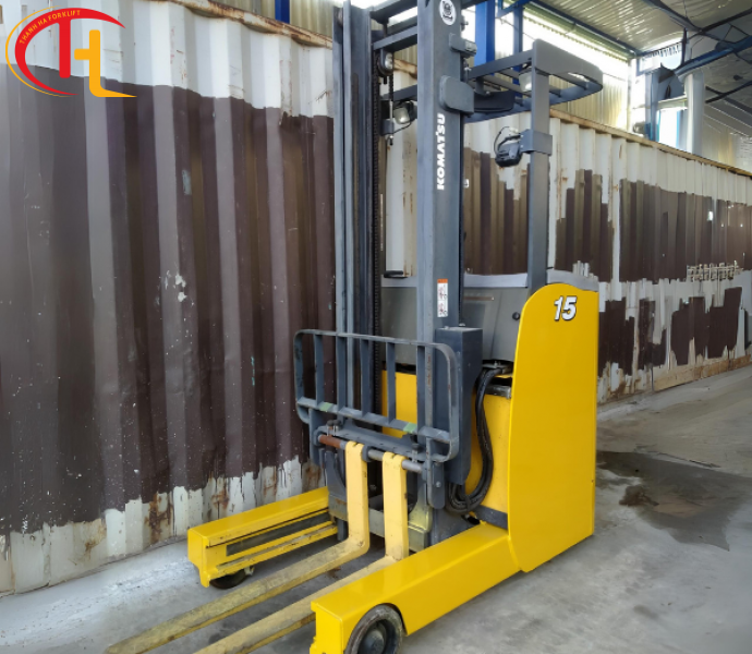 XE NÂNG ĐIỆN ĐỨNG LÁI 1,5 TẤN KOMATSU