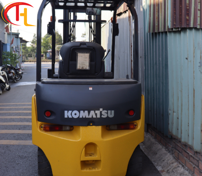 XE NÂNG ĐIỆN KẸP GIẤY KOMATSU 2,5 TẤN