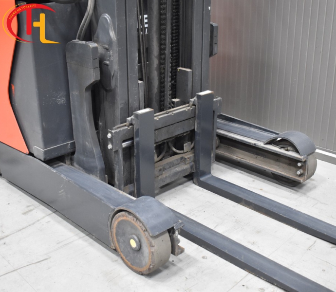 Xe Nâng 1,4 Tấn - Linde R14B-01