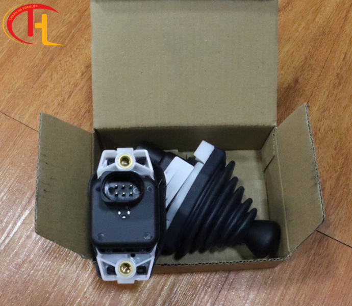 Cần Ben Điều Khiển Nâng Hạ Xe Nâng Linde - 807722
