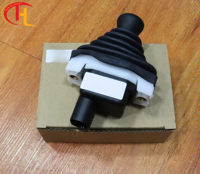 Cần Ben Điều Khiển Nâng Hạ Xe Nâng Linde - 807722