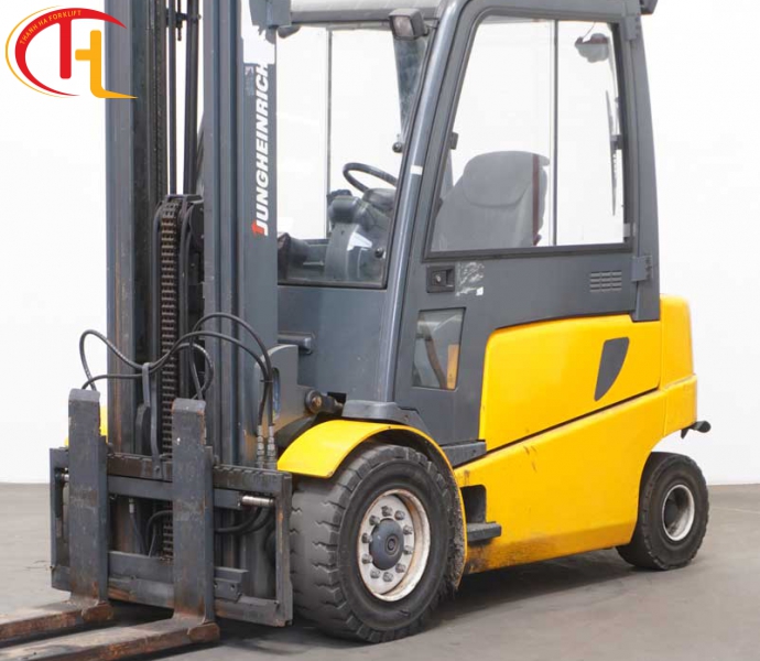 XE NÂNG ĐIỆN JUNGHEINRICH