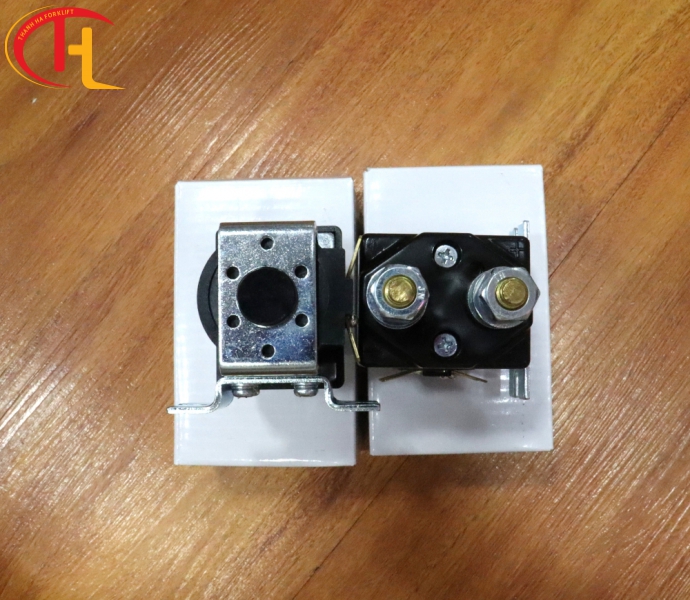 Công Tắc Tơ Xe Nâng Điện ( Rơ e 24V) - 824020