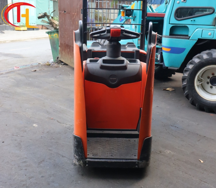 Xe Nâng Pallet Điện Toyota LPE200 (2 Tấn) - 2017