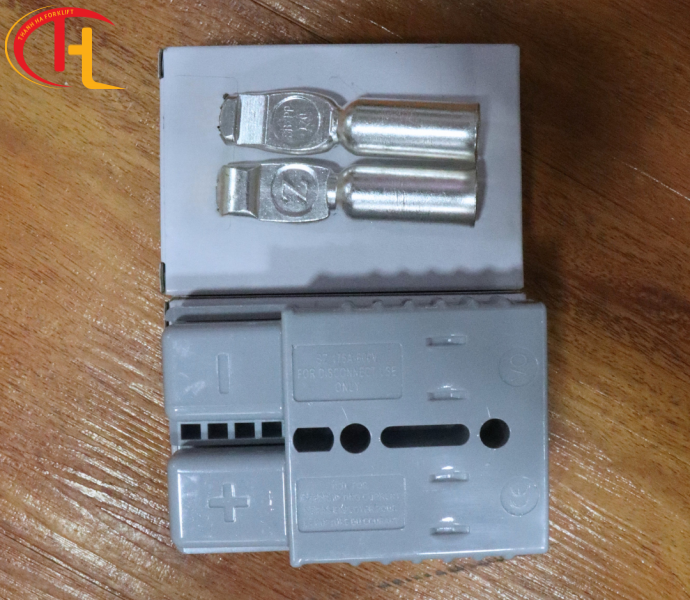 Giắc Sạc Xe Nâng 175A - 823011