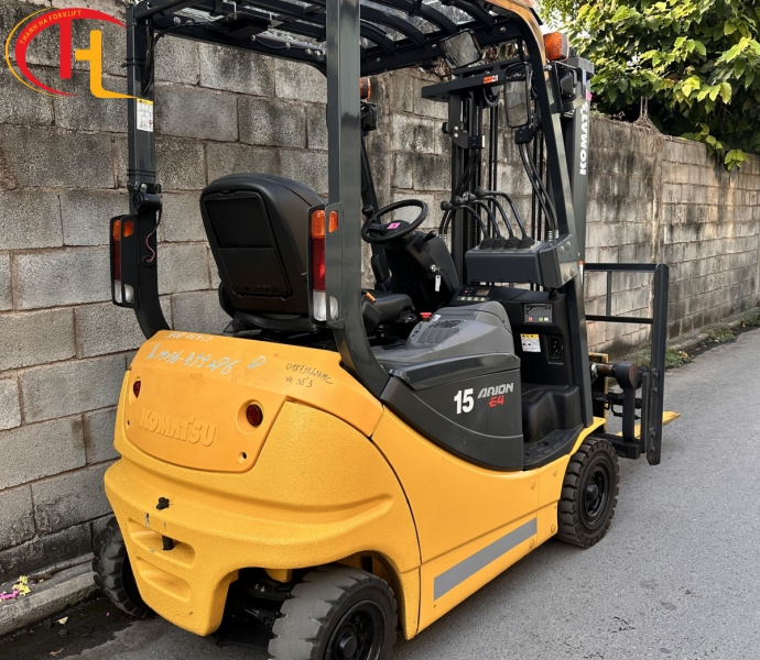 Xe nâng điện Komatsu 