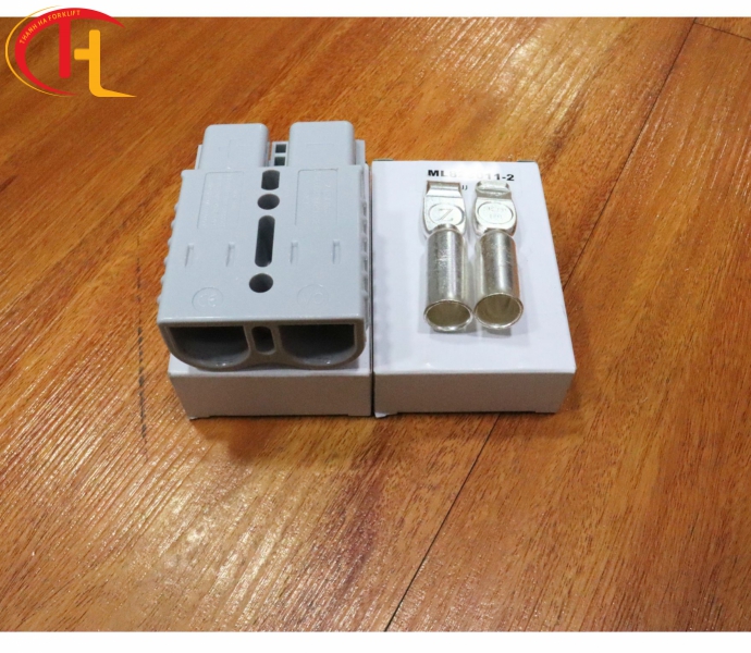 Giắc cắm nguồn ắc quy xe nâng điện