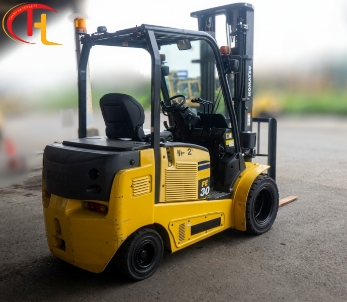 Xe Nâng Điện Komatsu FE30-1: Bền Bỉ, Hiệu Quả và Tiết Kiệm Năng Lượng