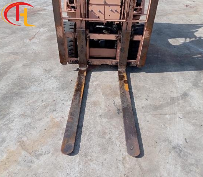 XE NÂNG ĐIỆN 1,5 TẤN UNICARRIERS