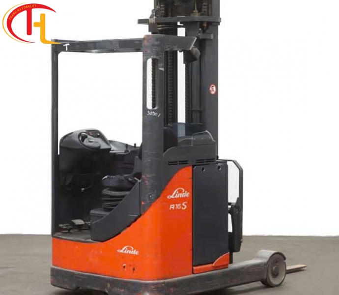 XE NÂNG ĐIỆN TẦM CAO LINDE NGỒI NGANG LÁI 1.6 TẤN