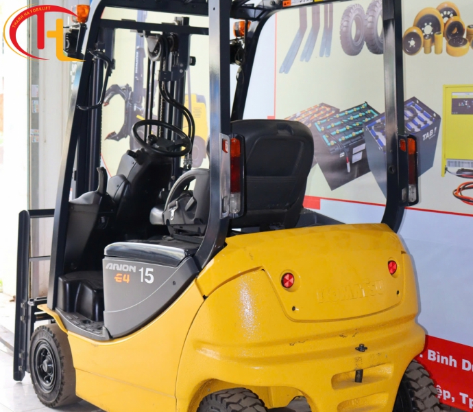 Xe nâng điện Komatsu FB15-12